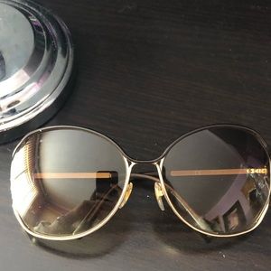 Gold metal frame Gucci sunglasses
